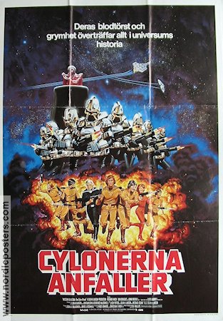 Cylonerna anfaller 1978 poster Lorne Greene Richard Hatch Dirk Benedict Rymdskepp