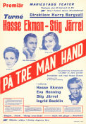 På tre man hand 1945 affisch Stig Järrel Eva Henning Ingrid Backlin Hitta mer: Mariestads teater Hitta mer: Teater